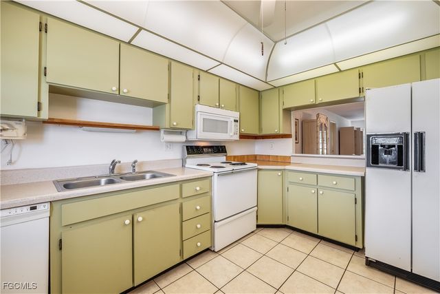 6992 Edgewater CIR, Fort Myers, FL 33919