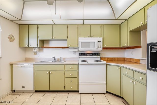 6992 Edgewater CIR, Fort Myers, FL 33919