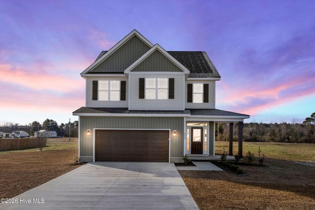 240 Deer Haven Drive, Richlands, NC 28574