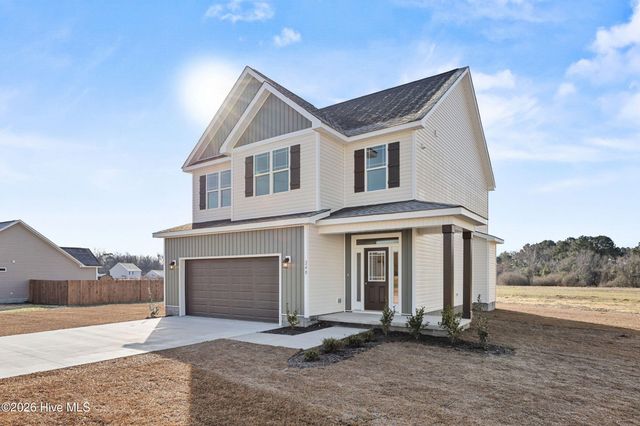 240 Deer Haven Drive, Richlands, NC 28574
