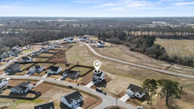 240 Deer Haven Drive, Richlands, NC 28574