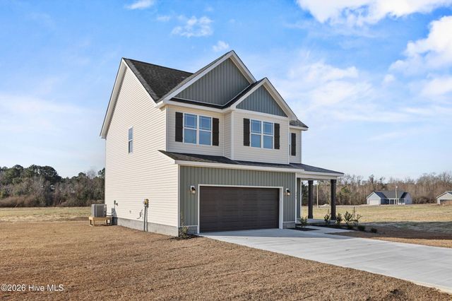 240 Deer Haven Drive, Richlands, NC 28574