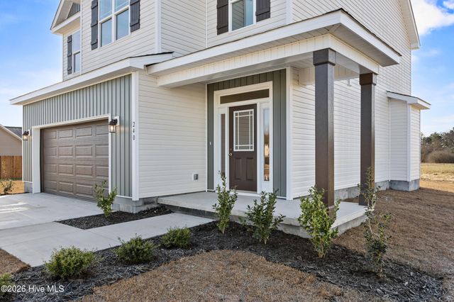 240 Deer Haven Drive, Richlands, NC 28574