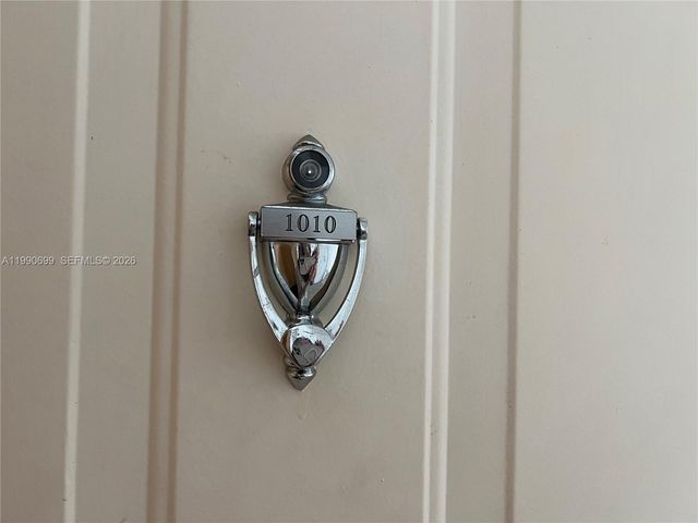 5091 NW 7th St 1010, Miami, FL 33126