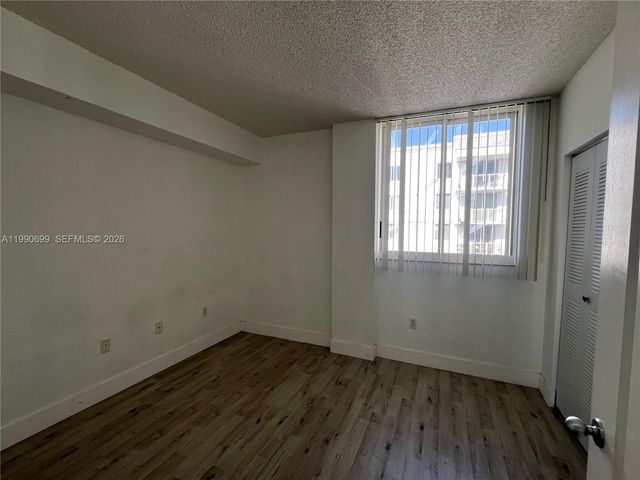 5091 NW 7th St 1010, Miami, FL 33126