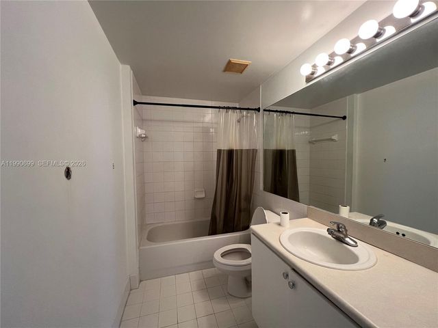 5091 NW 7th St 1010, Miami, FL 33126