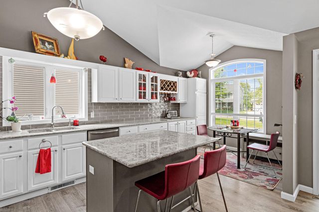13800 Fernando Avenue, Apple Valley, MN 55124