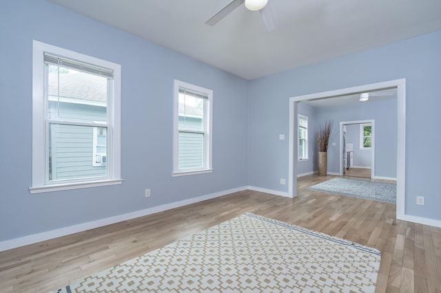 1014 W 6th ST, Taylor, TX 76574