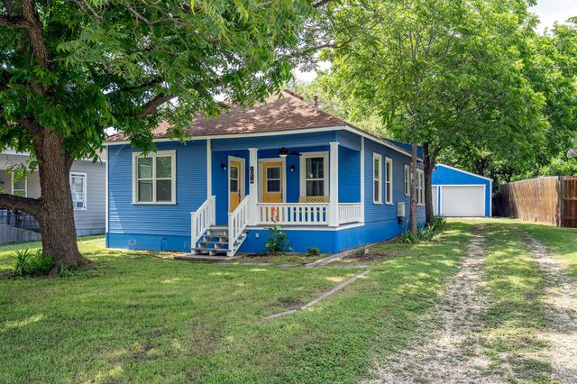 1014 W 6th ST, Taylor, TX 76574