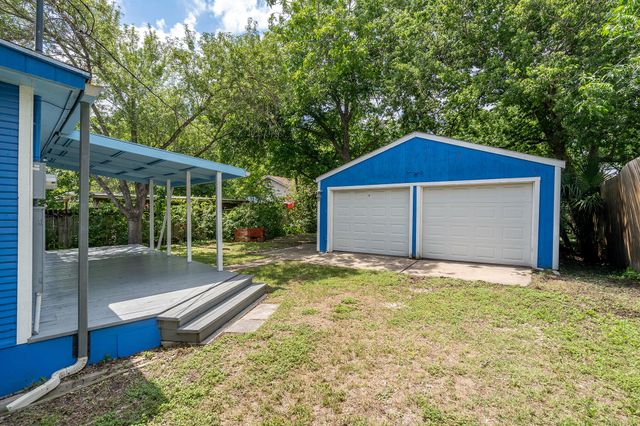 1014 W 6th ST, Taylor, TX 76574