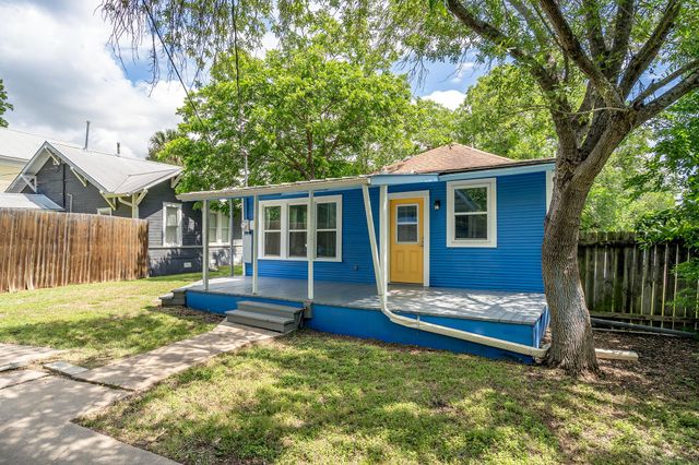 1014 W 6th ST, Taylor, TX 76574