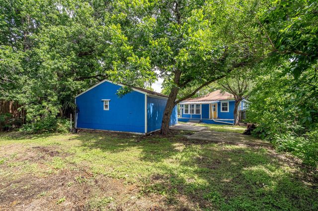 1014 W 6th ST, Taylor, TX 76574