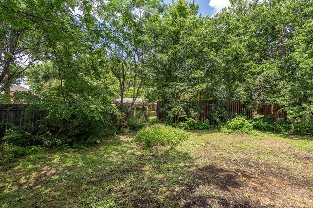 1014 W 6th ST, Taylor, TX 76574