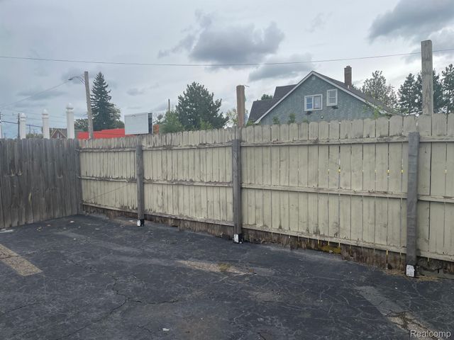13837 Conant Street, Detroit, MI 48212