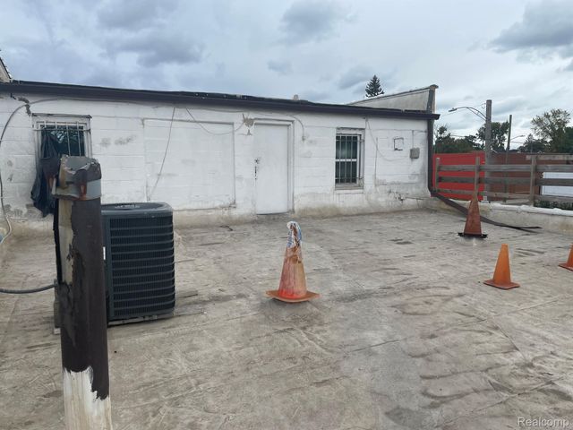 13837 Conant Street, Detroit, MI 48212