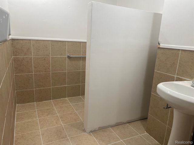 13837 Conant Street, Detroit, MI 48212