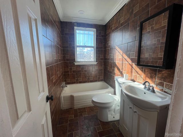 13837 Conant Street, Detroit, MI 48212