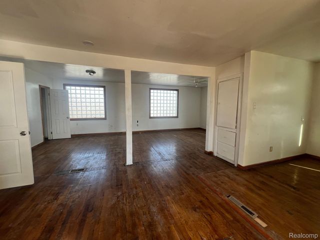13837 Conant Street, Detroit, MI 48212