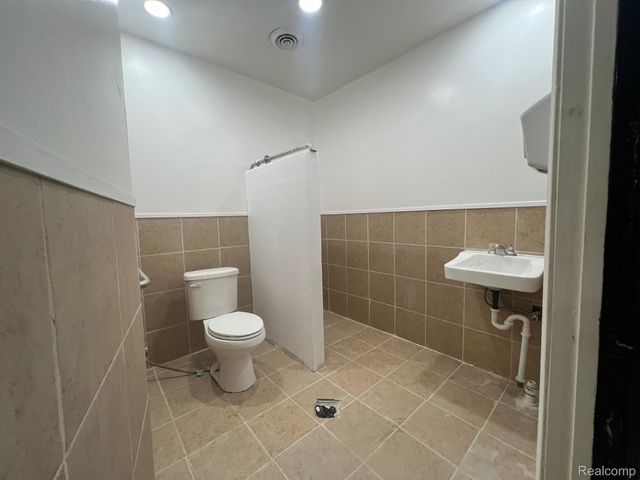 13837 Conant Street, Detroit, MI 48212