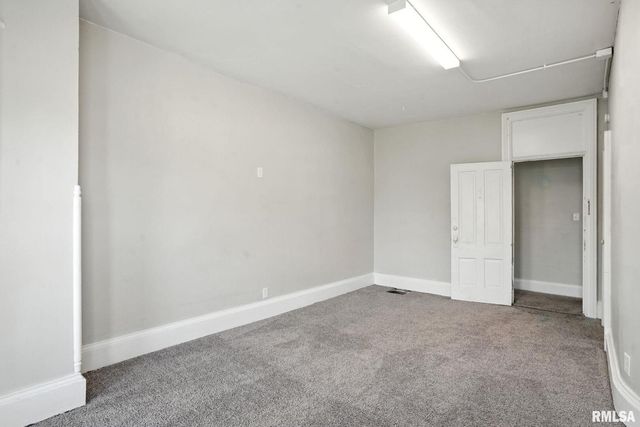 325 KIRKWOOD Boulevard, Davenport, IA 52803