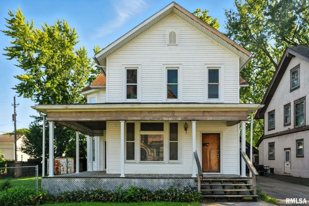 325 KIRKWOOD Boulevard, Davenport, IA 52803