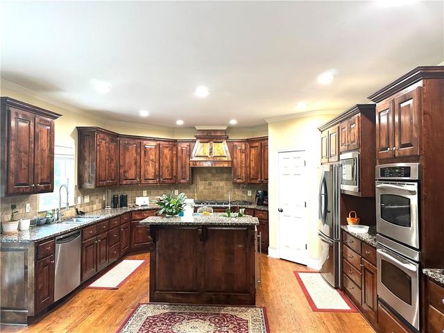 2852 Summer Branch Lane, Buford, GA 30519