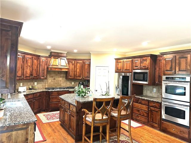 2852 Summer Branch Lane, Buford, GA 30519