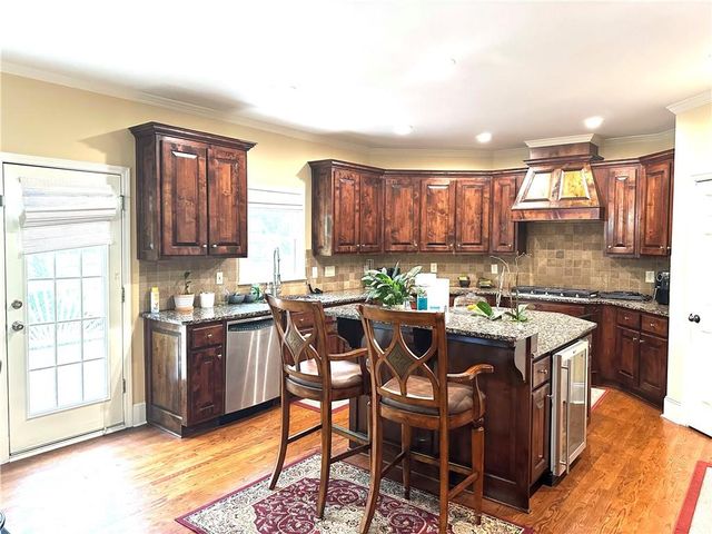 2852 Summer Branch Lane, Buford, GA 30519