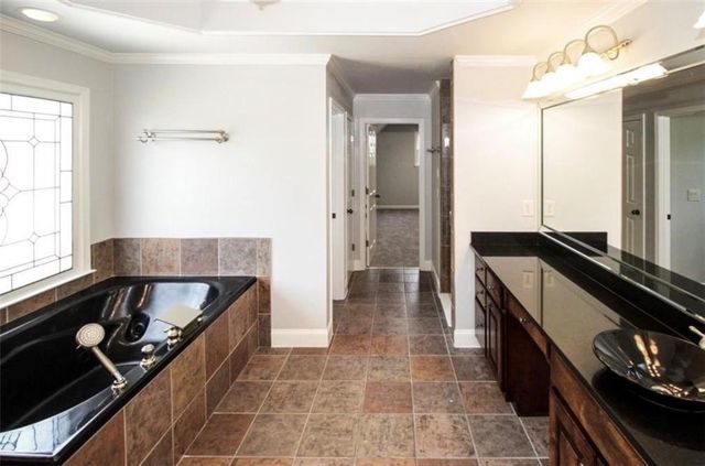 2852 Summer Branch Lane, Buford, GA 30519