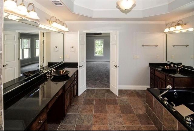 2852 Summer Branch Lane, Buford, GA 30519