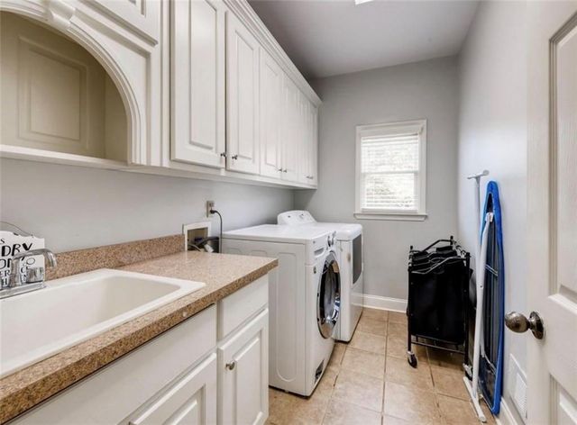 2852 Summer Branch Lane, Buford, GA 30519