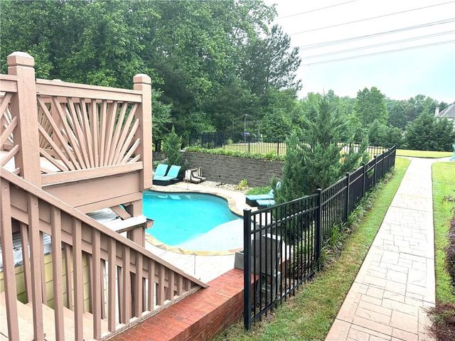 2852 Summer Branch Lane, Buford, GA 30519