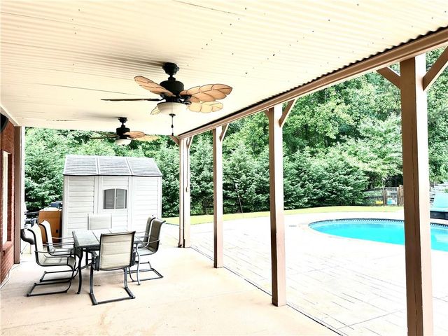 2852 Summer Branch Lane, Buford, GA 30519