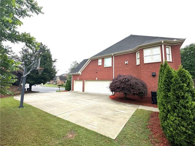2852 Summer Branch Lane, Buford, GA 30519
