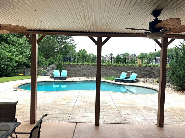 2852 Summer Branch Lane, Buford, GA 30519