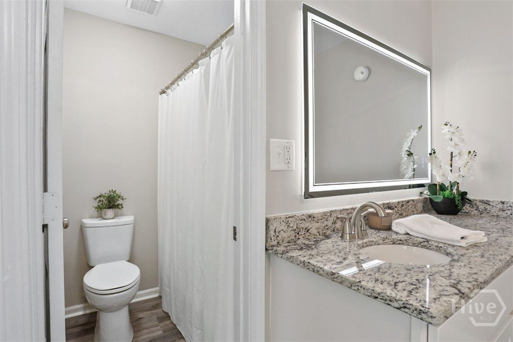 Image 14 of property listing at 2 Seagull Lane, Savannah, GA 31419
