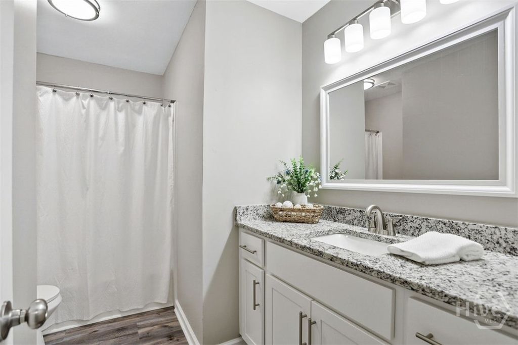 Image 18 of property listing at 2 Seagull Lane, Savannah, GA 31419