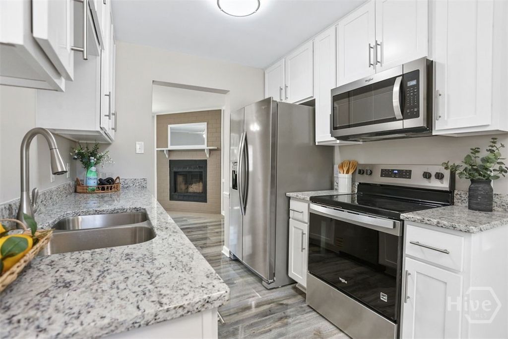 Image 7 of property listing at 2 Seagull Lane, Savannah, GA 31419