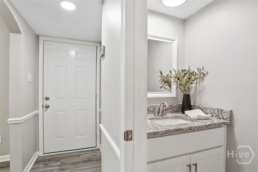 Image 9 of property listing at 2 Seagull Lane, Savannah, GA 31419