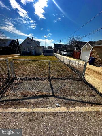 500 WASHBURN AVE, Baltimore, MD 21225