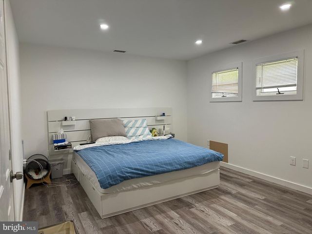 28 OUTLOOK LN, Levittown, PA 19055