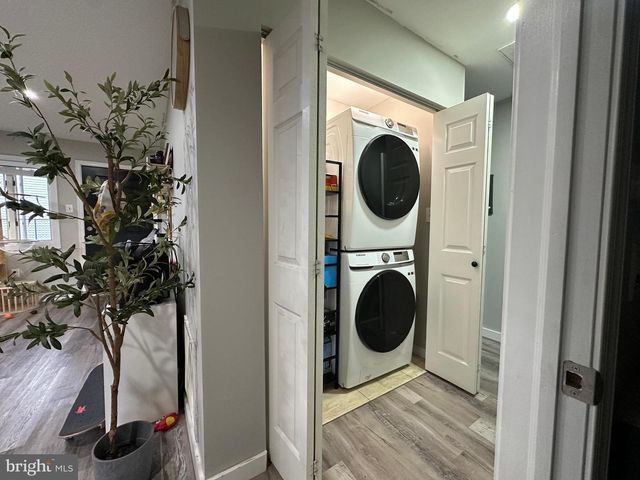 28 OUTLOOK LN, Levittown, PA 19055