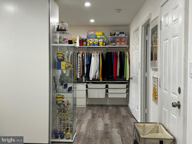 28 OUTLOOK LN, Levittown, PA 19055