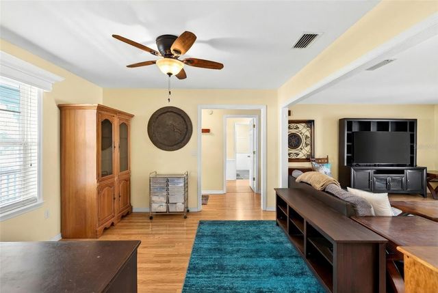 5940 NE 57TH LOOP, Silver Springs, FL 34488