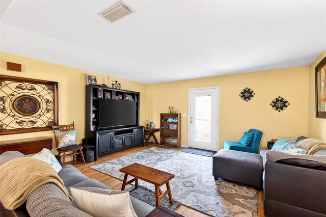 5940 NE 57TH LOOP, Silver Springs, FL 34488