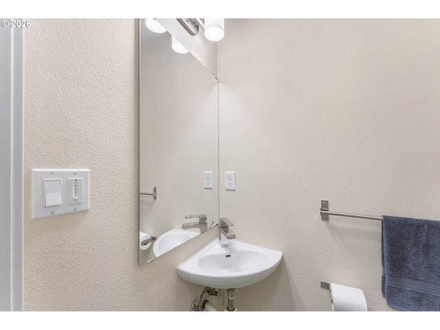 14794 Sw WATERSHED Ln, Beaverton, OR 97007