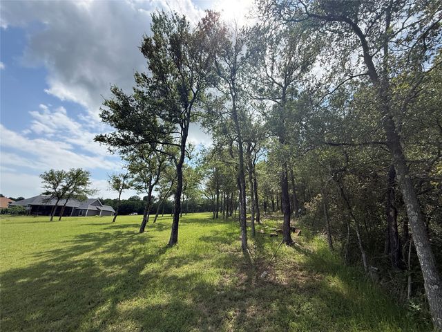 401 Meandering Way, Corsicana, TX 75109