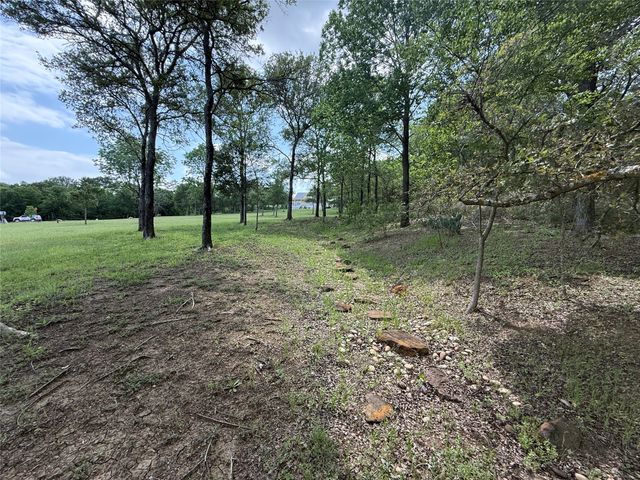 401 Meandering Way, Corsicana, TX 75109