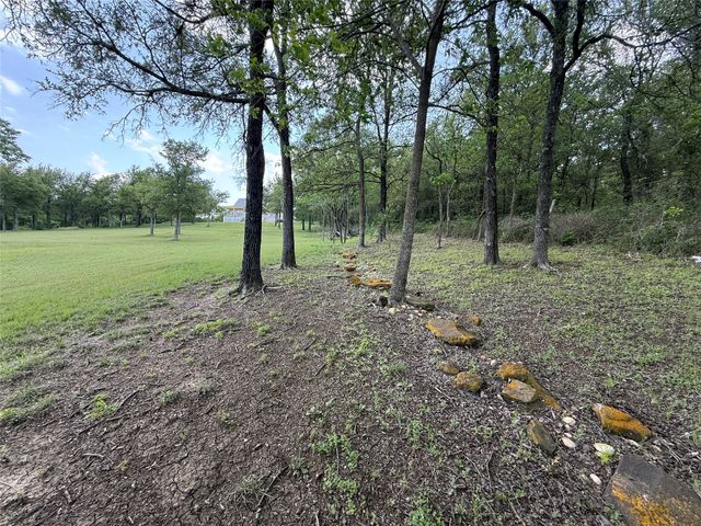 401 Meandering Way, Corsicana, TX 75109