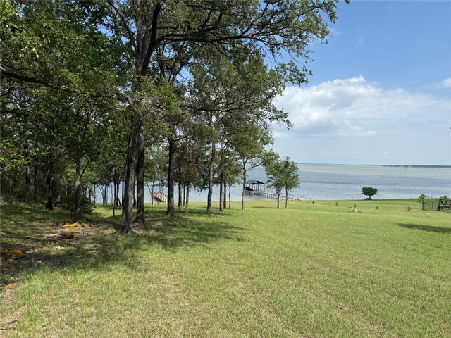 401 Meandering Way, Corsicana, TX 75109